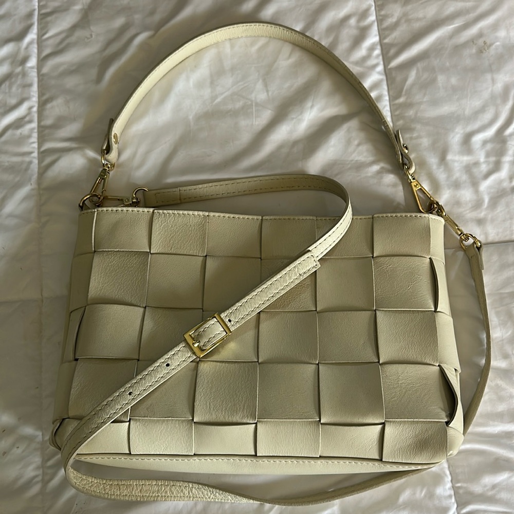Weaved design cream cross body purse